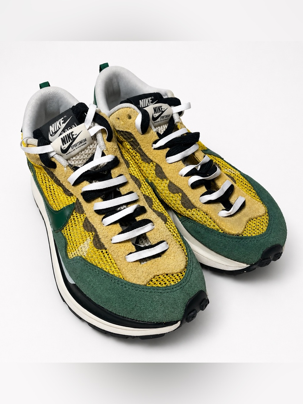 Nike x Sacai VaporWaffle Tour Yellow Stadium Green Men’s 8 Women’s 9.5
